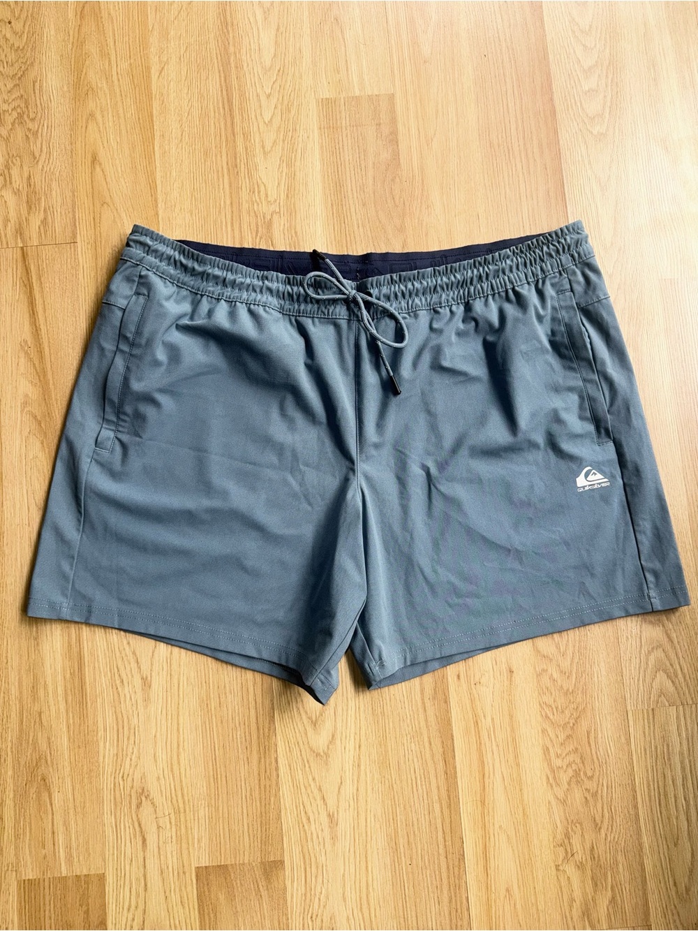Quiksilver Men's Size XXL 2X blue Elastic Waist Athletic swim Shorts